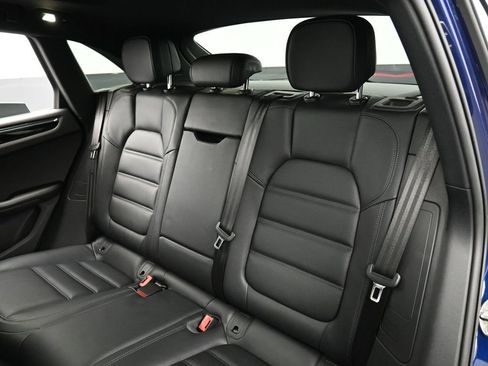 Certified 2025 Porsche Macan image 24
