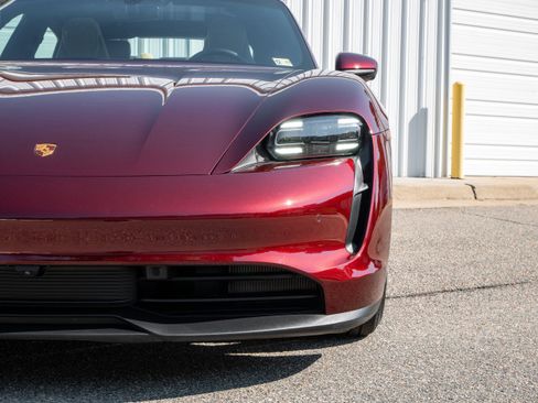 Used 2022 Porsche Taycan 4S image 13