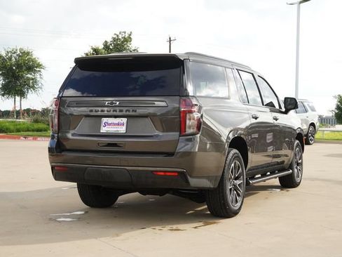 Used 2021 Chevrolet Suburban Z71 w/ Luxury Package AWD/4WD image 9