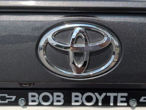 Used 2025 Toyota RAV4 XLE AWD/4WD image 6