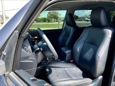 Used 2021 Toyota 4Runner TRD Off-Road Premium AWD/4WD image 8