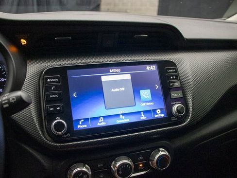 Used 2023 Nissan Kicks SV image 33