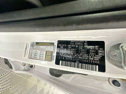 Used 2025 Kia Sportage LX image 12