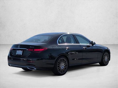 Used 2025 Mercedes-Benz C 300 4MATIC Sedan image 5