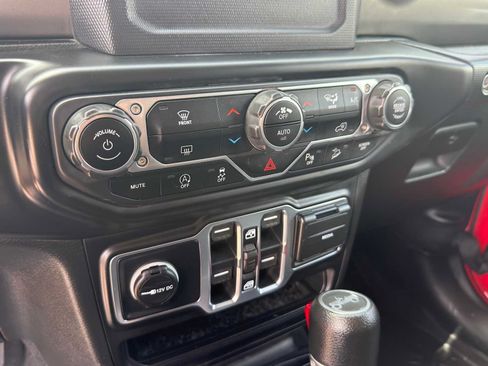 Used 2020 Jeep Wrangler Unlimited Sport AWD/4WD image 16