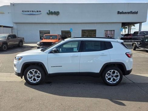 New 2026 Jeep Compass Latitude image 4