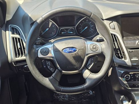Used 2012 Ford Focus Titanium w/ Luxury Pkg FWD image 18