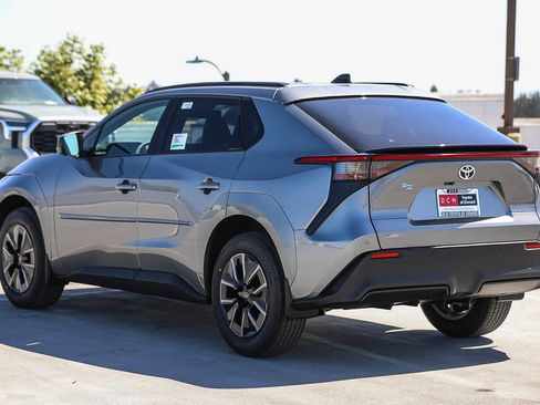 New 2026 Toyota bZ FWD image 7