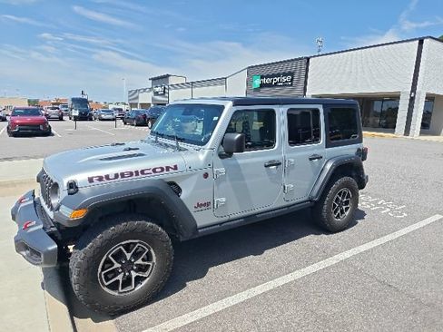 Used 2024 Jeep Wrangler Unlimited Rubicon w/ Technology Group AWD/4WD image 6