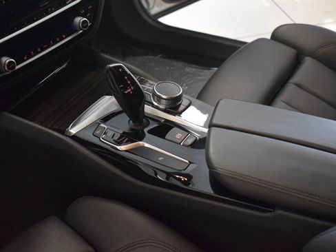 Used 2018 BMW 530i xDrive AWD/4WD image 50