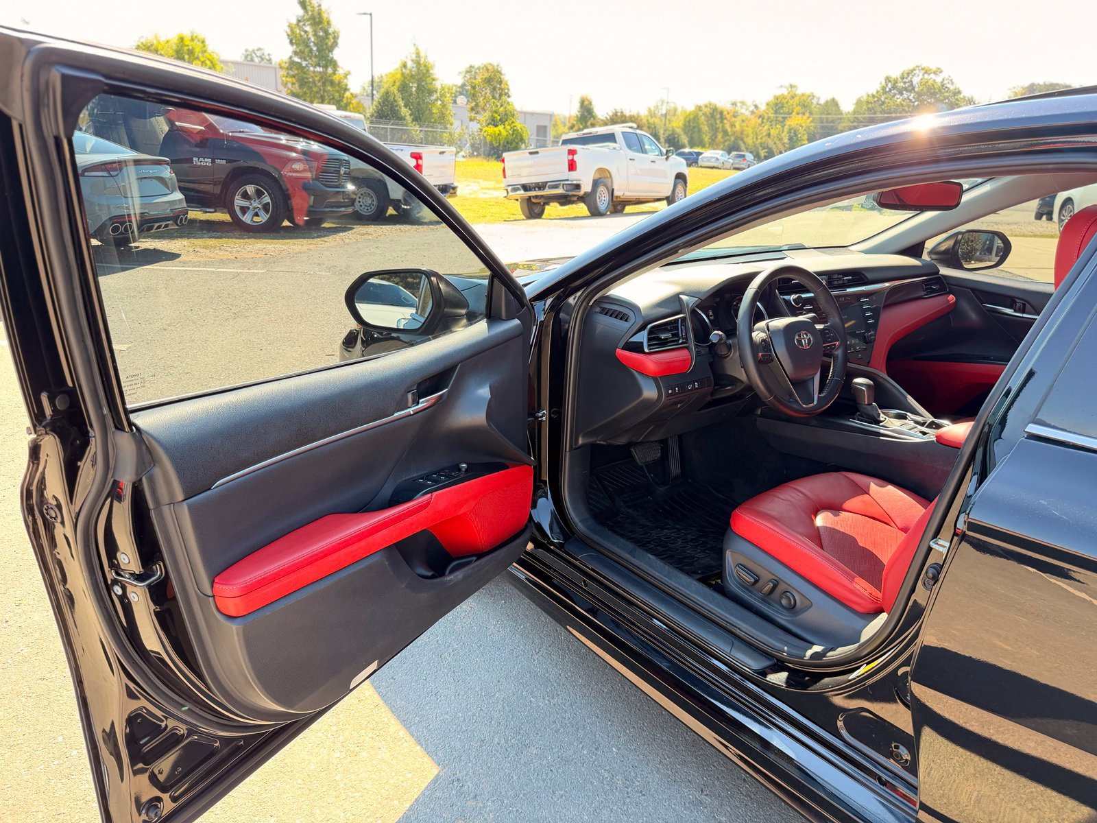 Used 2020 Toyota Camry XSE FWD image 19