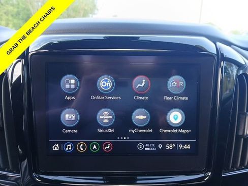 Used 2023 Chevrolet Traverse RS AWD/4WD image 21