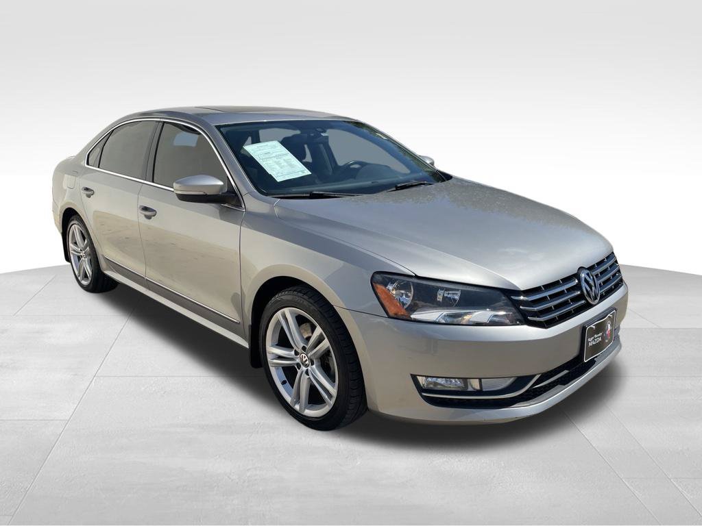 Used 2014 Volkswagen Passat TDI SEL Premium FWD image 3