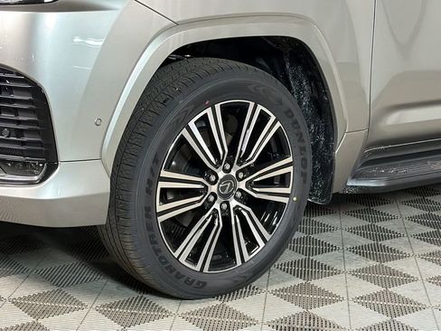 New 2026 Lexus LX 700h Luxury image 5