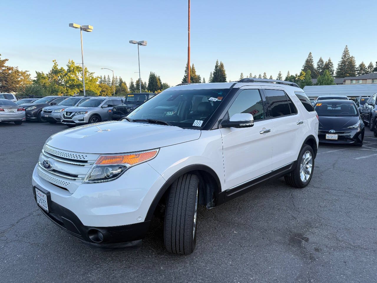 Used 2015 Ford Explorer Limited w/ Equipment Group 302A AWD/4WD image 4