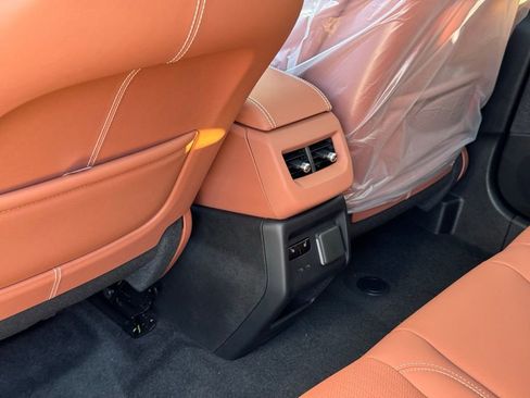 New 2026 Cadillac Optiq Luxury 2 image 24