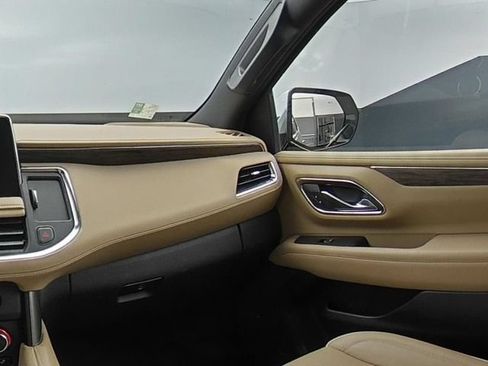 Used 2023 Chevrolet Tahoe Premier AWD/4WD image 25