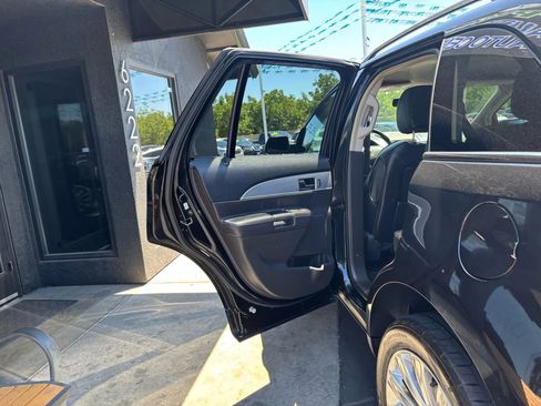 Used 2015 Lincoln MKX AWD w/ Equipment Group 101A image 9