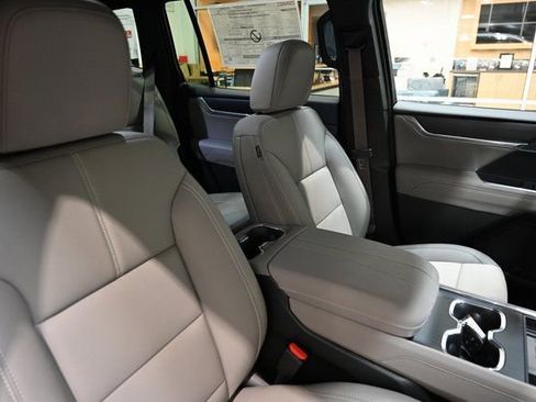 New 2026 GMC Acadia Elevation w/ Elevation Premium Package image 8