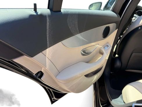 Used 2016 Mercedes-Benz C 300 4MATIC Sedan image 23