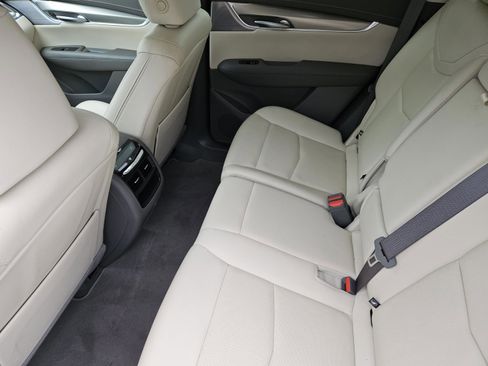 Used 2023 Cadillac XT5 Premium Luxury image 27