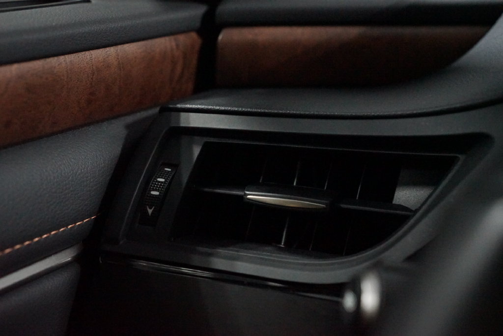 Used 2024 Lexus ES 350 w/ Premium Package FWD image 24