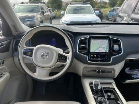 Used 2023 Volvo XC90 T8 Ultimate w/ Lounge Package AWD/4WD image 2