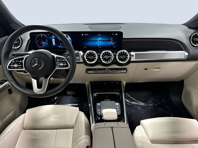 Used 2023 Mercedes-Benz GLB 250 4MATIC image 12