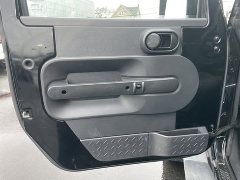 Used 2007 Jeep Wrangler Unlimited Sahara image 30