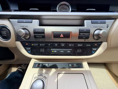 Used 2015 Lexus ES 350 w/ Premium Package FWD image 22