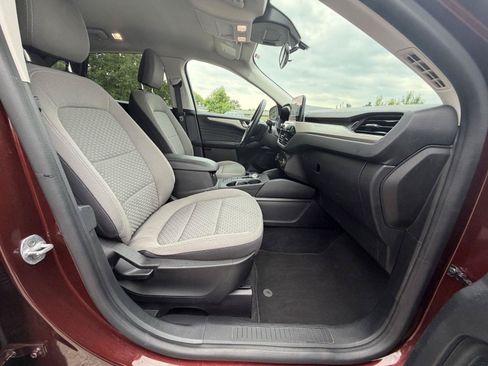 Used 2021 Ford Escape SE w/ SE Sport Appearance Package AWD/4WD image 26