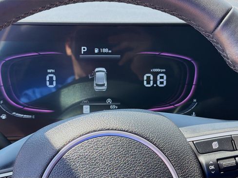 Used 2024 Kia Sportage EX image 11