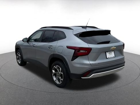 Used 2025 Chevrolet Trax LT image 10