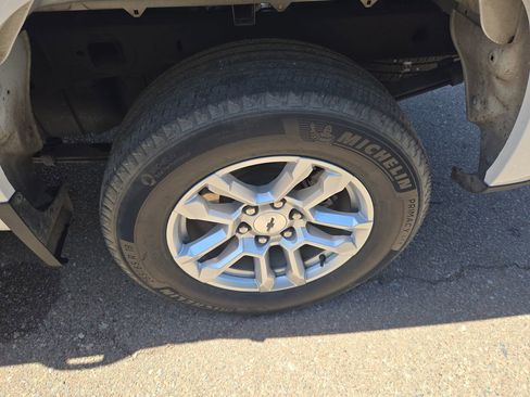 Used 2023 Chevrolet Silverado 1500 RST RWD image 18