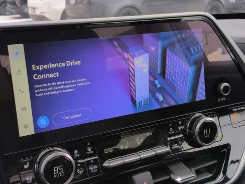 Used 2023 Toyota Highlander Platinum image 31