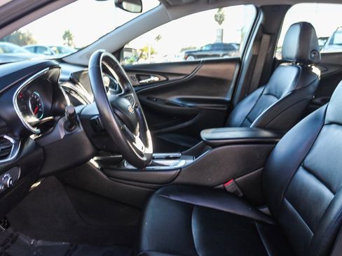 Used 2018 Chevrolet Malibu LT w/ Leather Package image 19