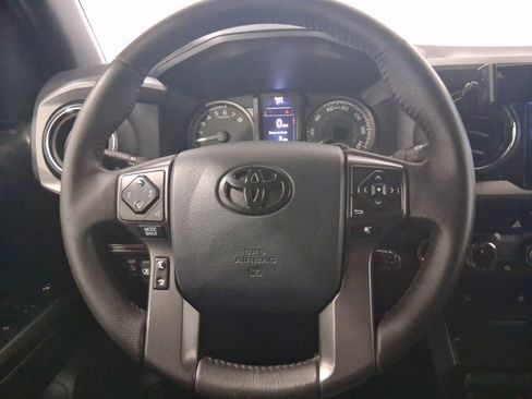Used 2017 Toyota Tacoma TRD Off-Road w/ Tow Package (A/T) AWD/4WD image 21