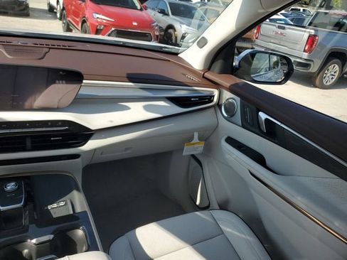 New 2026 Buick Enclave Avenir w/ Super Cruise Package FWD image 15
