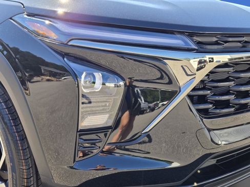New 2026 Chevrolet Trax RS w/ Driver Confidence Package FWD image 3
