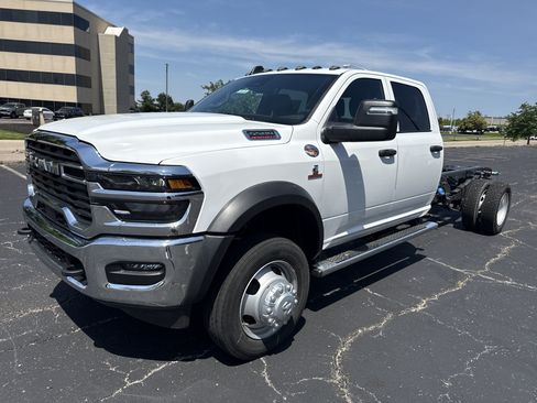 New 2026 RAM 5500 Tradesman AWD/4WD image 4