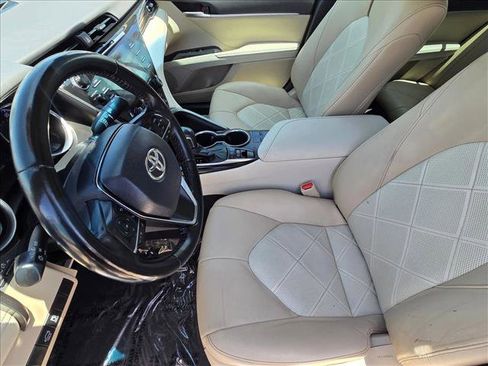 Used 2019 Toyota Camry XLE FWD image 14