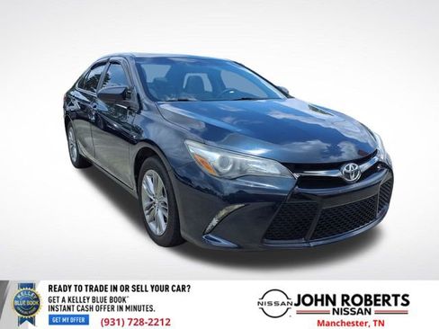 Used 2017 Toyota Camry SE w/ Moonroof Package FWD image 1
