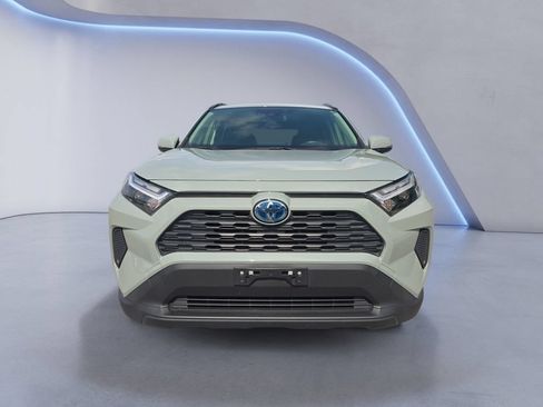 Used 2022 Toyota RAV4 XLE w/ Convenience Package AWD/4WD image 9