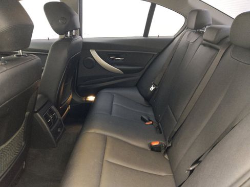 Used 2018 BMW 320i xDrive Sedan w/ Convenience Package AWD/4WD image 18