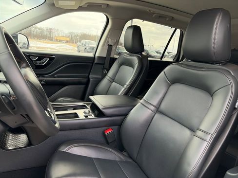 Used 2025 Lincoln Aviator AWD image 17
