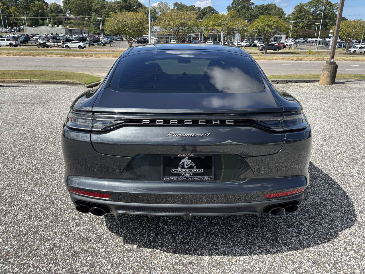 Used 2023 Porsche Panamera 4 Platinum Edition w/ Assistance Package AWD/4WD image 4