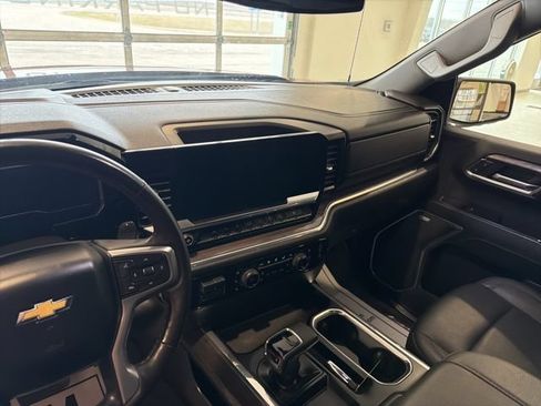 Used 2024 Chevrolet Silverado 1500 LTZ AWD/4WD image 15