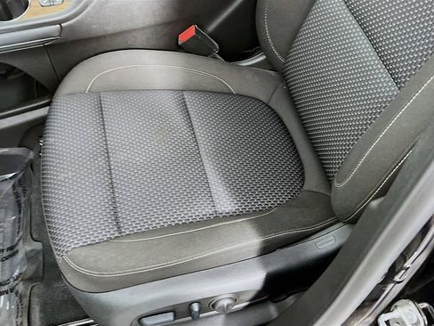 Used 2023 GMC Acadia SLE image 18