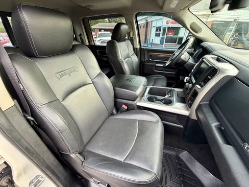 Used 2016 RAM 1500 Laramie w/ Convenience Group AWD/4WD image 11