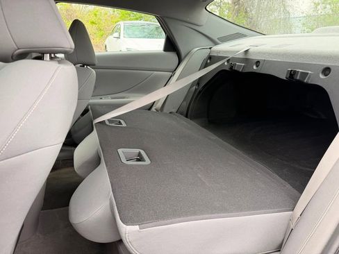 Used 2024 Hyundai Elantra SEL FWD image 34